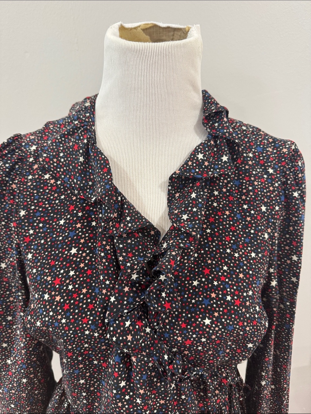 Madewell Ruffle Star Print wrap Blouse 100% silk Black Stars patriotic America - Picture 3 of 9